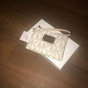 NWT Michael Kors Wristlet